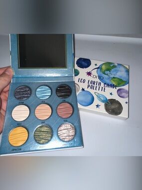 DiTo Eco Earth Shade Palette — Blue & Green Eyeshadow Collection